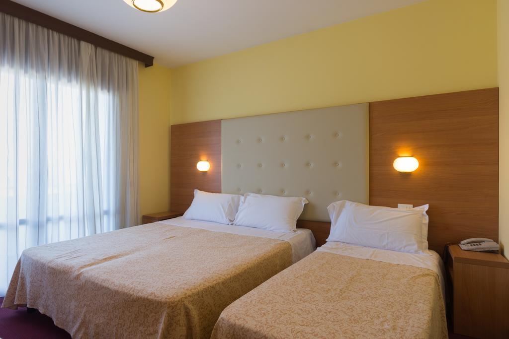 Park Hotel Ristorante Ca' Bianca Istrana Habitación foto